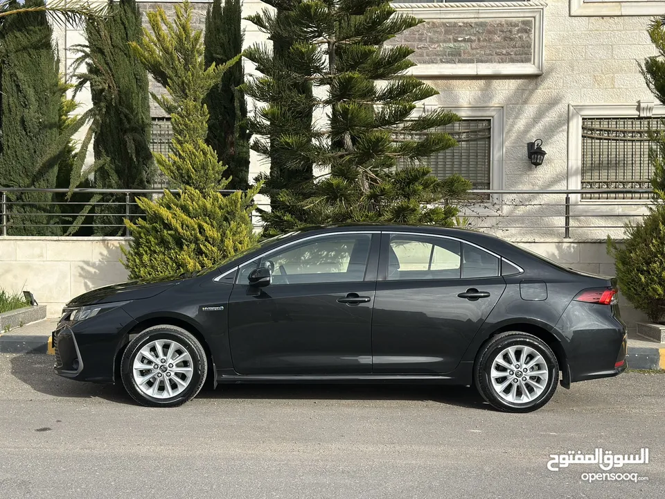 Toyota COROLLA 2019 (Hybrid) وارد الوكالة وصيانة الوكالة قاطعة مسافة 70 الف كم فحص كامل