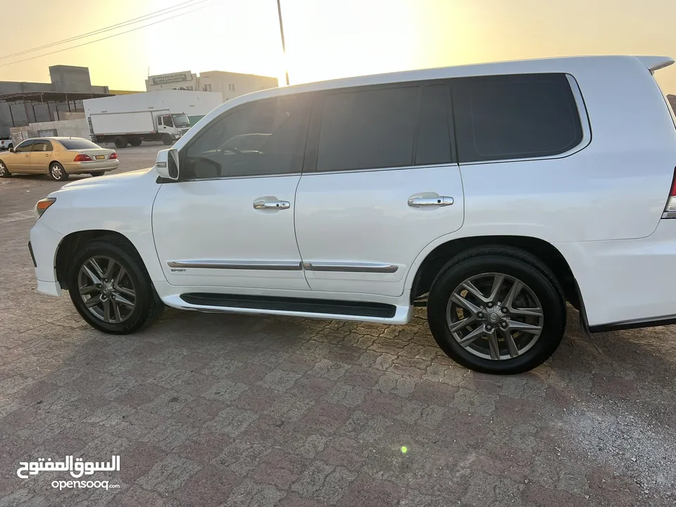 لكزز استيشن LX570