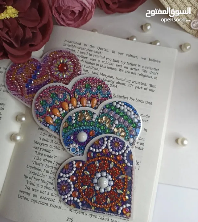 مراية كف وفواصل كتب بالخرز