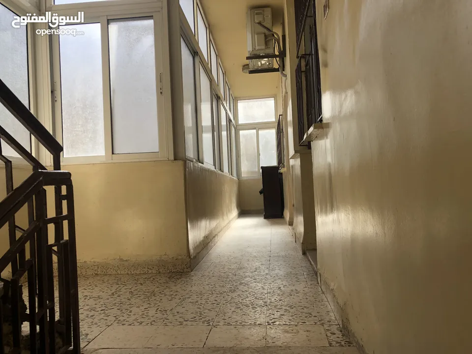 منزل مستقل (طابقين)  للبيع الزرقاء-جناعة ،مدخل منفصل لكل طابق