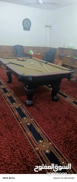 طاولة بلياردو 7.5 قدم خشب ثقيل جدا مع كامل الأغراض طاولة فخمه جدا وبسعر العرض