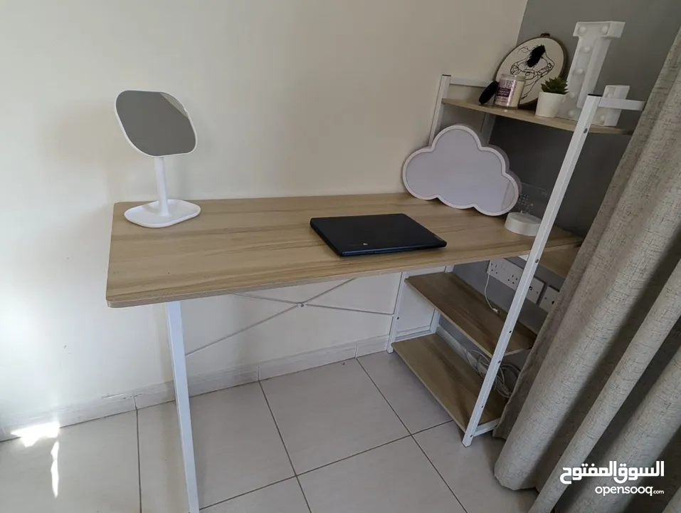 Desk with shelves