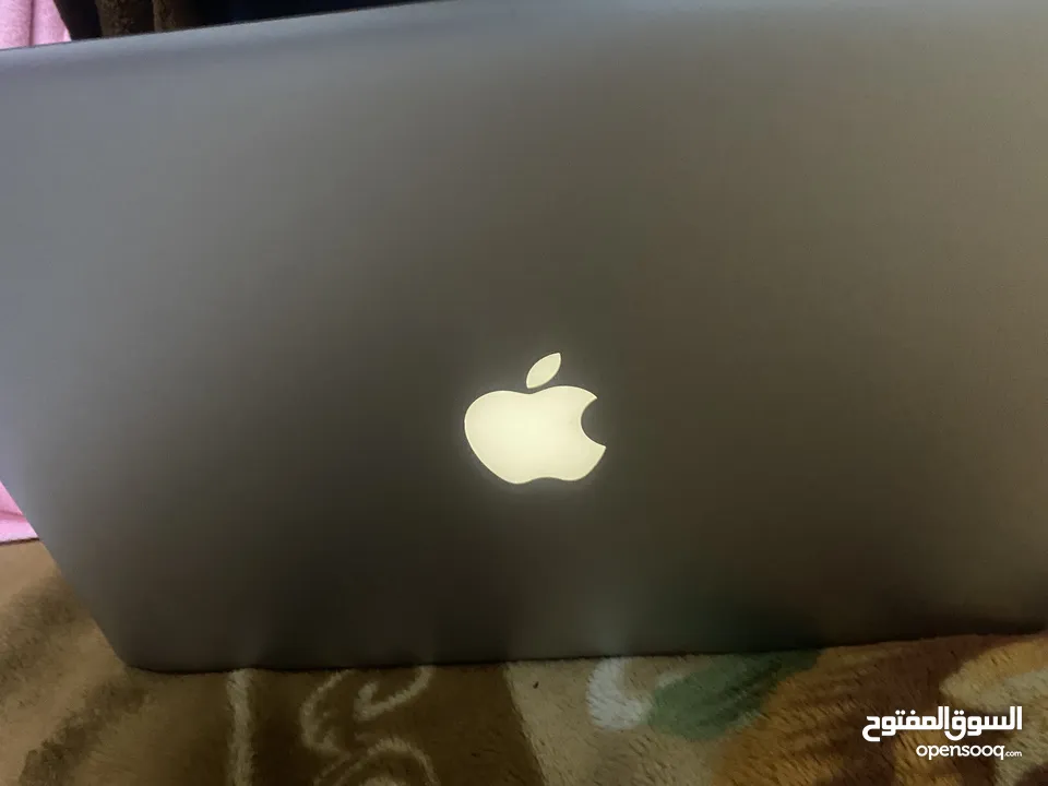 Apple Macbook Pro 13.3in(512GB SSD, Intel Core I7, 2.9GHz, 8GB RAM) Laptop - Silver
