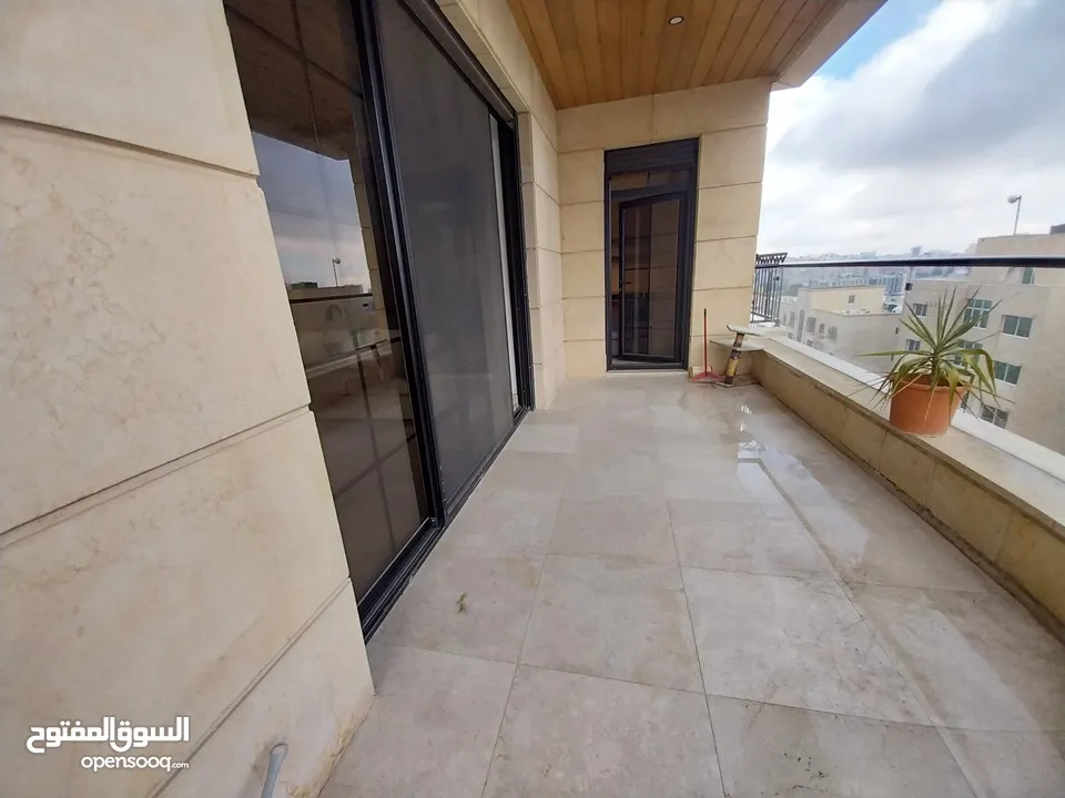 شقة غير مفروشة للإيجار 375م2 ( Property 19249 )-175072681