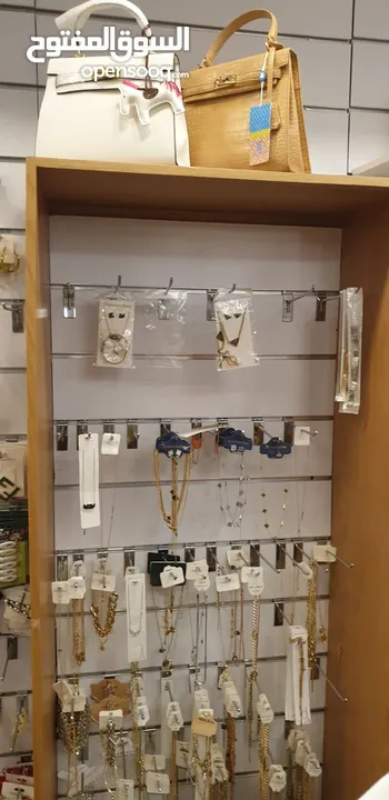 تصفية محل شنط واكسسوارات