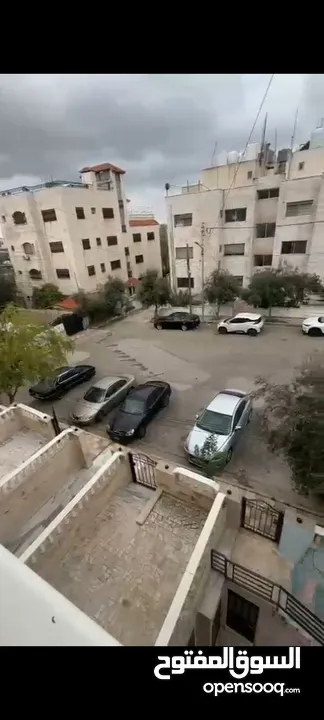 شقة فارغة بموقع مميز خلف المختار مول بالمدينة الرياضية للإيجار