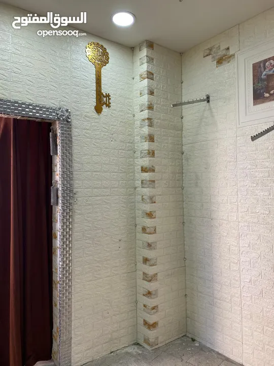 محل تجاري للإيجار في مدينة نابلس في عمارة قناديلو الطابق الأول مقابل دخلة طولكرم و فوق شاورما ساحيتا