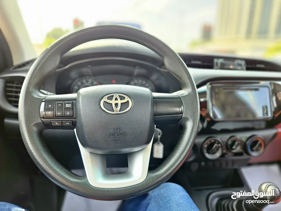 TOYOTA HILUX 2021 SINGEL CABIN AGENCY MAINTAINED TOP EXCELLENT CONDITION URGENTLY FOR SALE