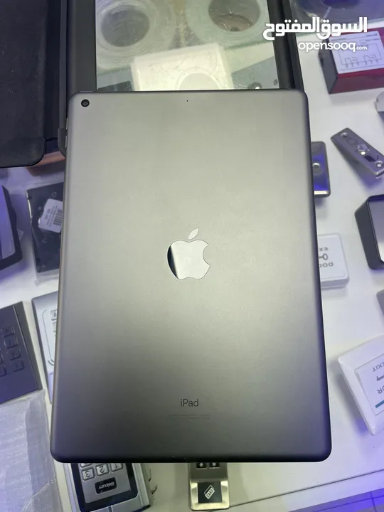 Ipad 8 مع القلم الأصلي