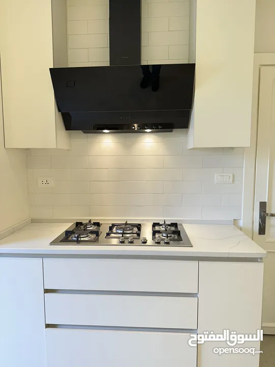 شقة مفروشة للإيجار في عبدون عقد سنوي فقط furnished three bedroom apartment for rent in Abdoun