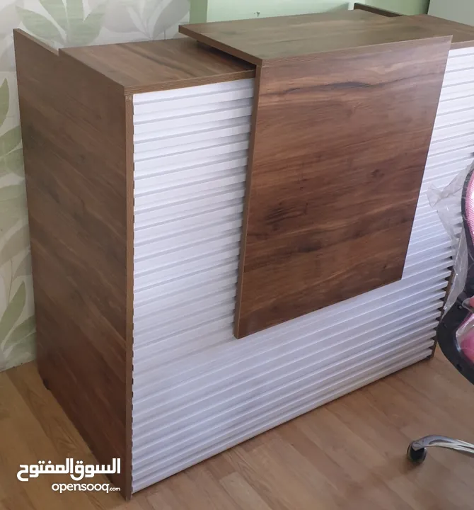 مكتب استقبال غير مستعمل نهائيا