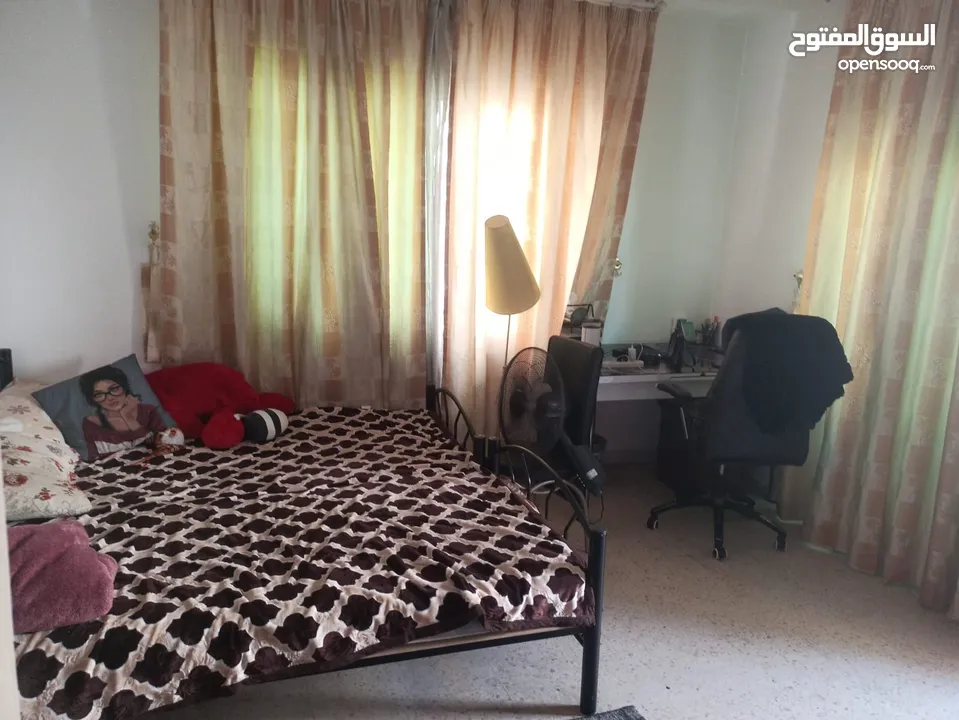 شقة مميزه للبيع،شارع المدينة المنوره خلف ماكدونلز 3نوم،ط1، تصلح للسكن او الاستثمار،من المالك مباشرة