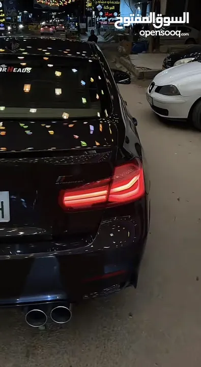 BMW 330i سيارة