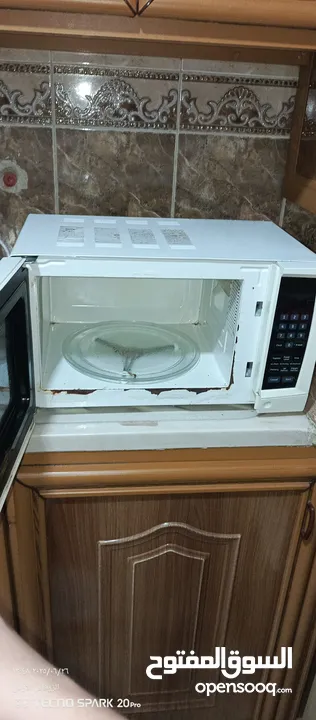 مكرويف كونتي