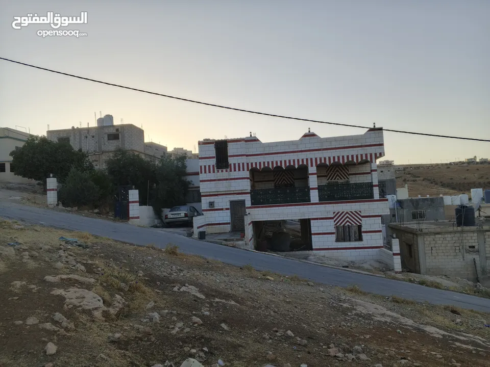 بيت للبيع بداعي السفر الموقع المفرق بلعما الحي الشمالي بجانب مسجد خالد بن الوليد  المالك الشيخ ماجد