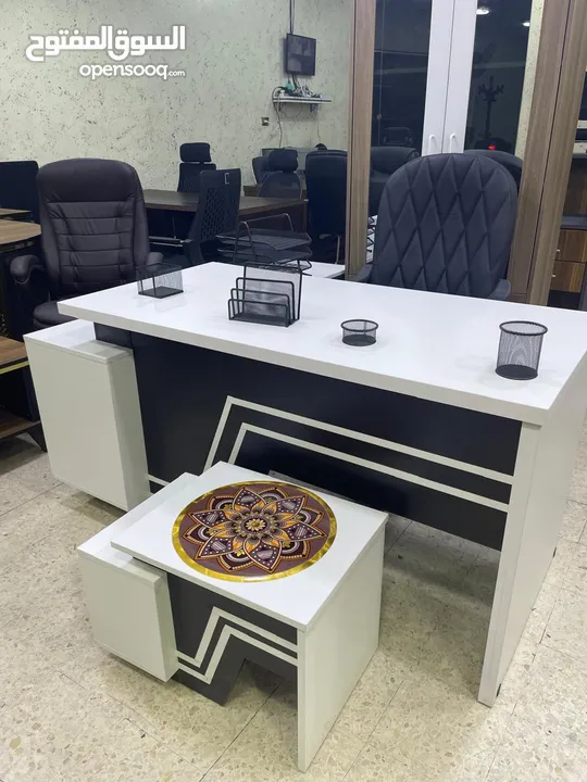 ‏مكتب مدير متميز   مكتب + الجانبية مع طاولة أمامية مقياس مترين