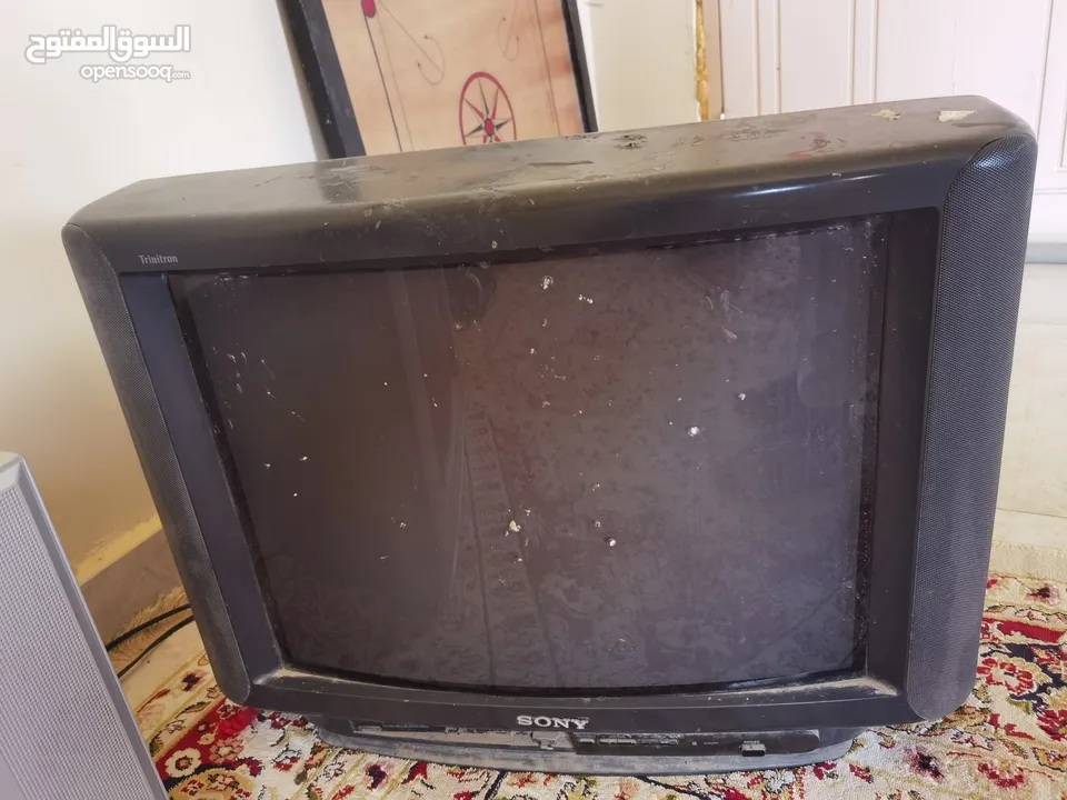 تلفزيونات قديمة تعمل بشكل ممتاز