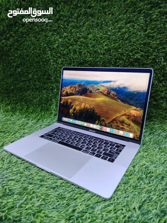 Apple MacBook pro 2018 i7 processor 16gb 512gb ssd Touch bar 4gb Graphics card price only 225 omr