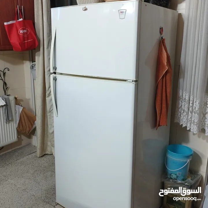 أثاث وأجهزة كهربائية للبيع