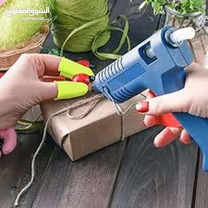 3 اغطيه واقيه اصابع سيلكون لون لحمي مذبذبه قابله للغسيل لحماية الاصابع اثناء الاشغال اليدويه او العز