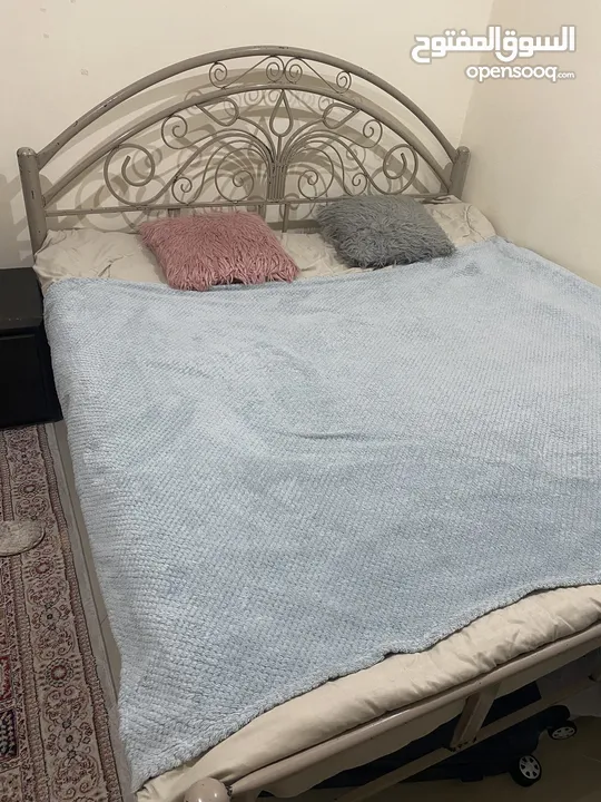 King size bed is available now. Good condition. Only pick up from Salmiya.  only whatsapp