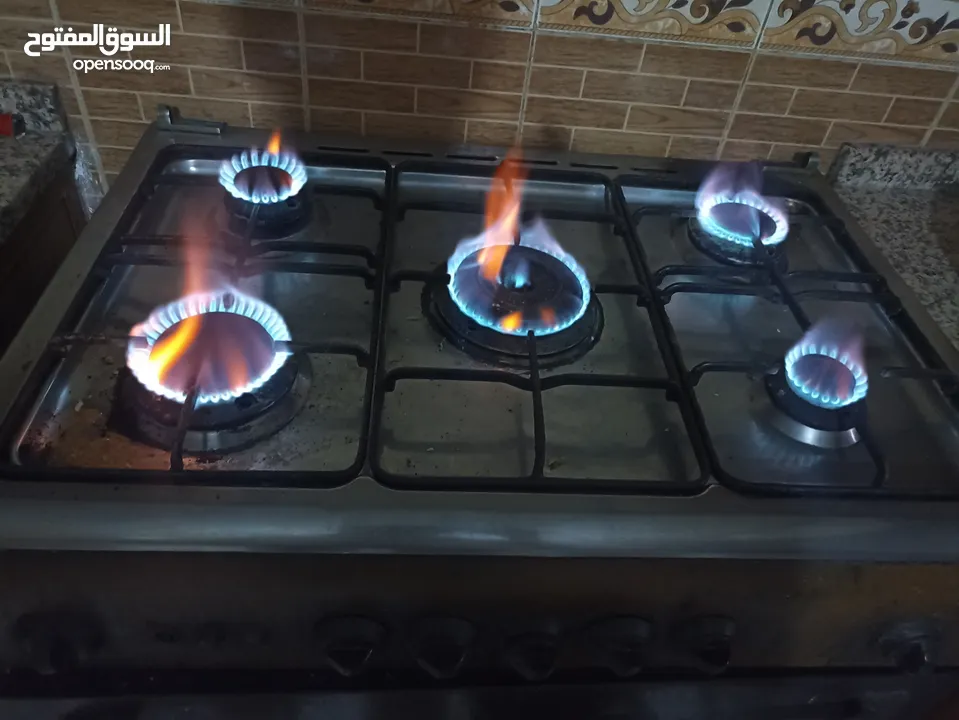 فرن خمس عيون بحاله جيده