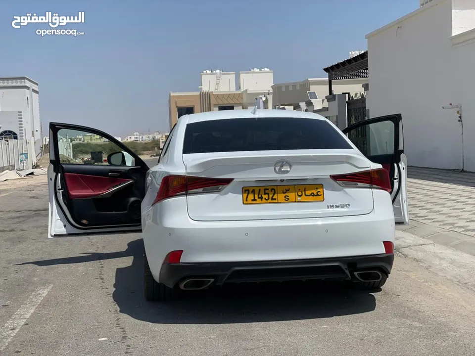 لكزس : IS 350 F Sport