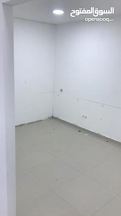 مكتبين جنب بعض 53 م و 61م