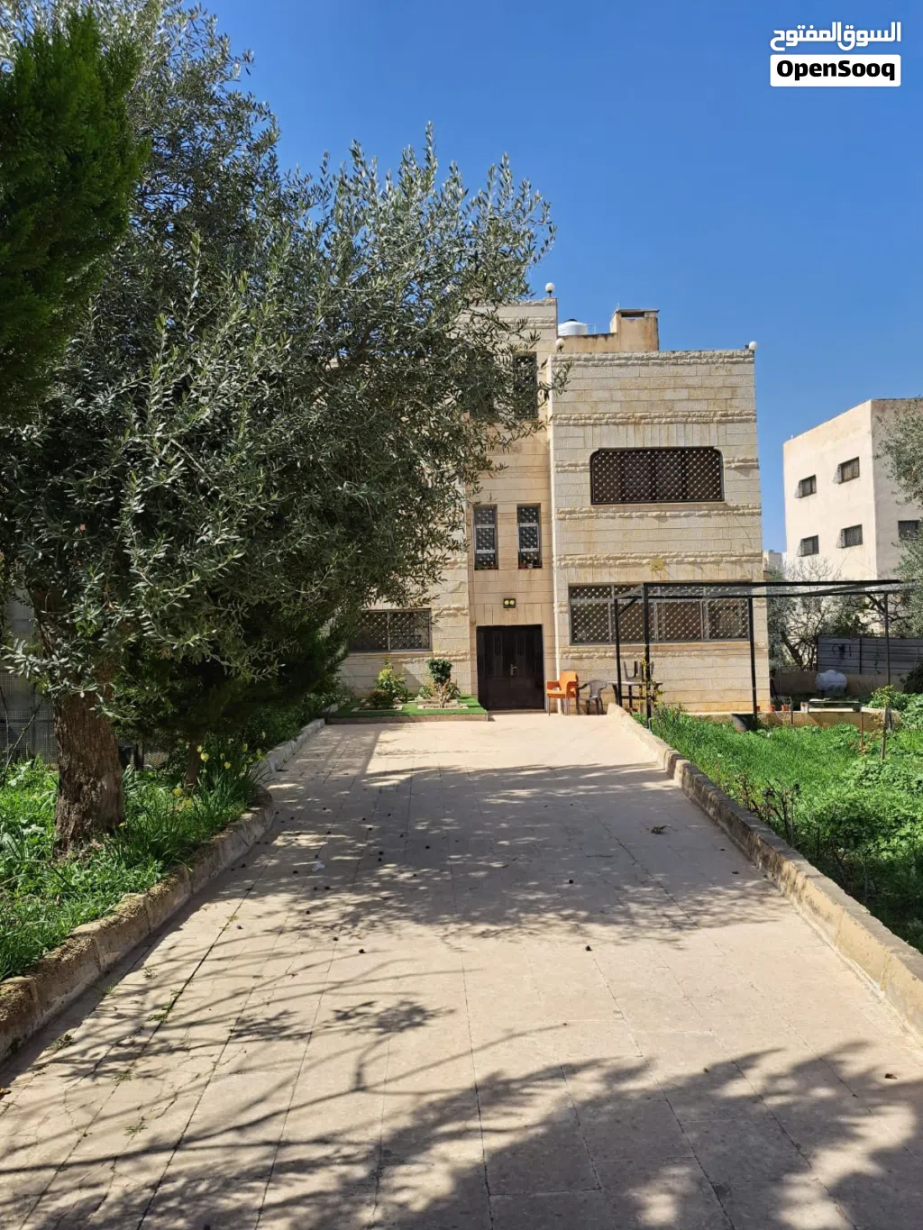 بيت مستقل طابقين في اجمل و ارقى مناطق اليادودة