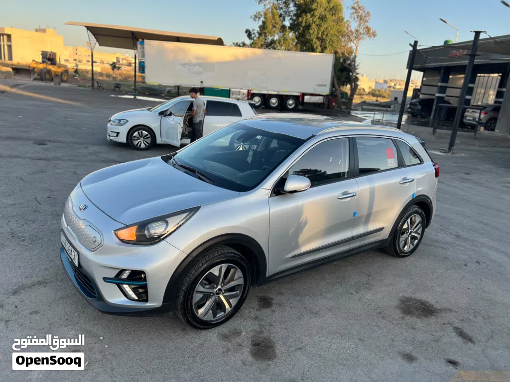 كيا نيرو EX Touring