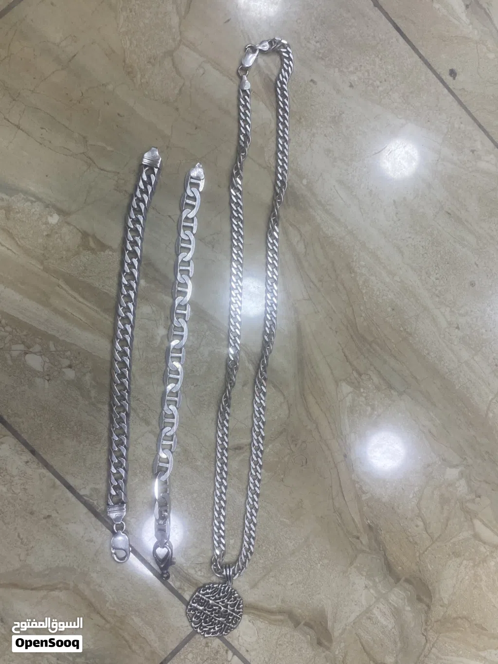 فضة ثقيلة ومميزة للبيع (سنسال بحرفية عالية+بلاكين جنزير ومارين)بحالة ممتازة