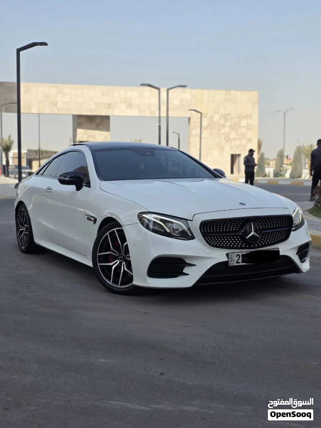 مرسيدس بنز الفئة-E E 200