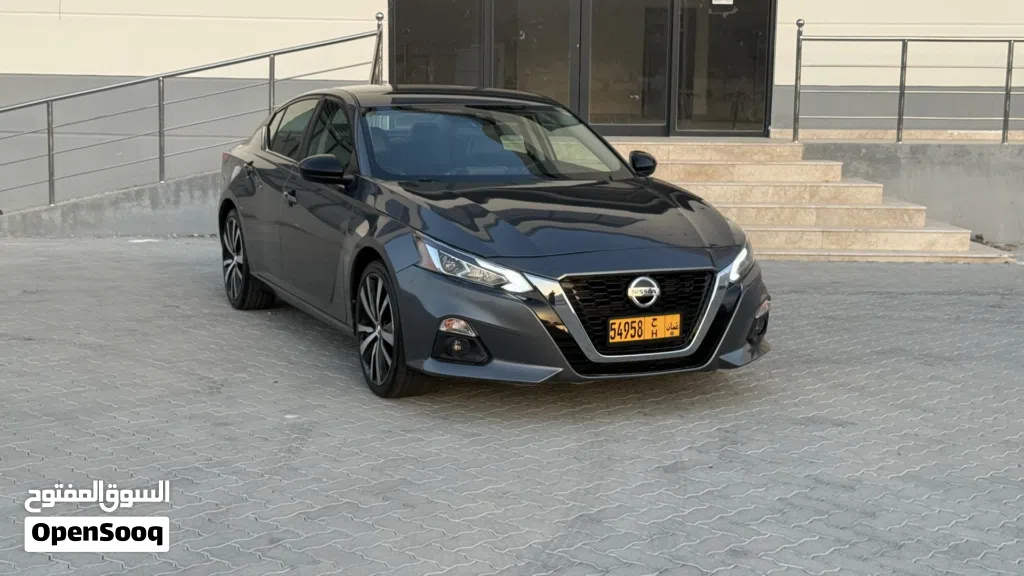 Nissan Altima SR