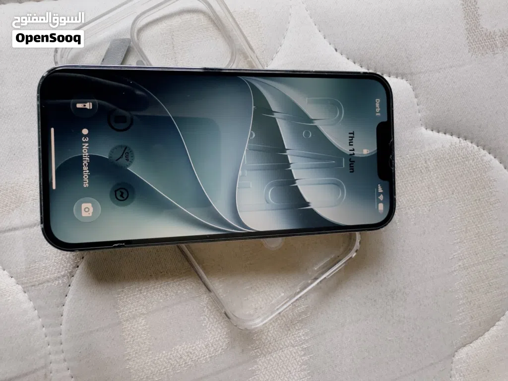 ايفون 13pro وكالهه الجهاز لا مفتوح ولا مغير اشي عل فحص بطاريه 80 الاصليه بتدوم 12 ساعه متواصلات 256g