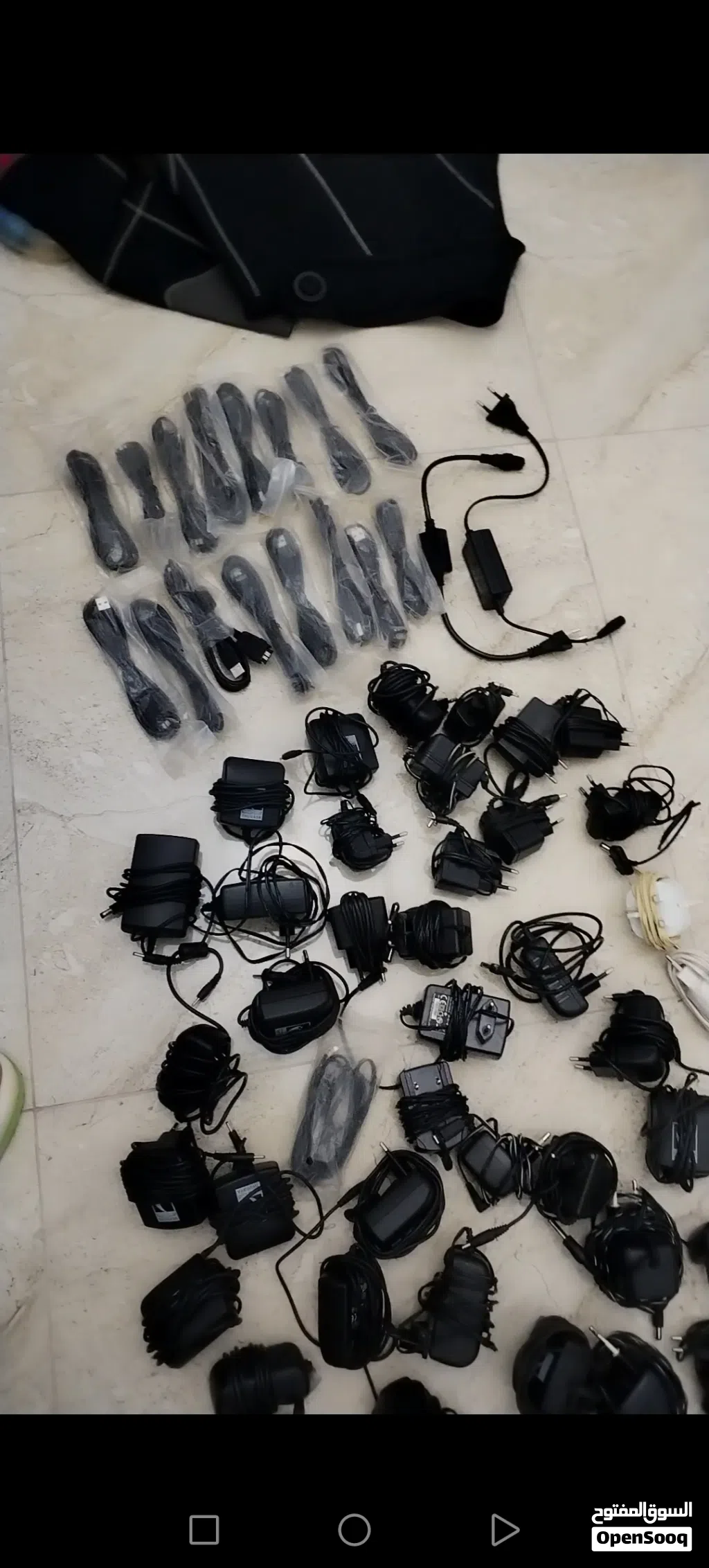 مجموعة شواحن ووصلات ثريا مخلطة جديدة ومستعملة ع خفيف للبيع جملة
