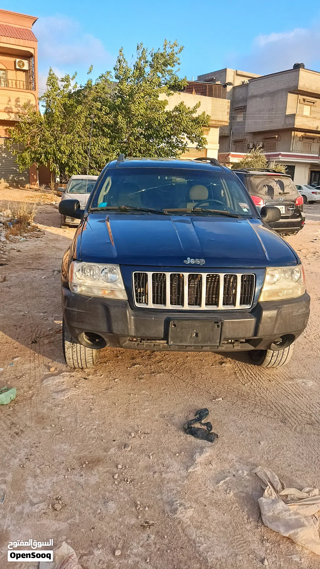 جيب جراند شيروكى Laredo