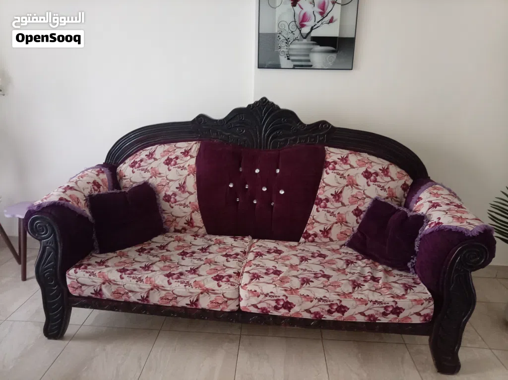 طقم كنب بحالة جيدة للبيع