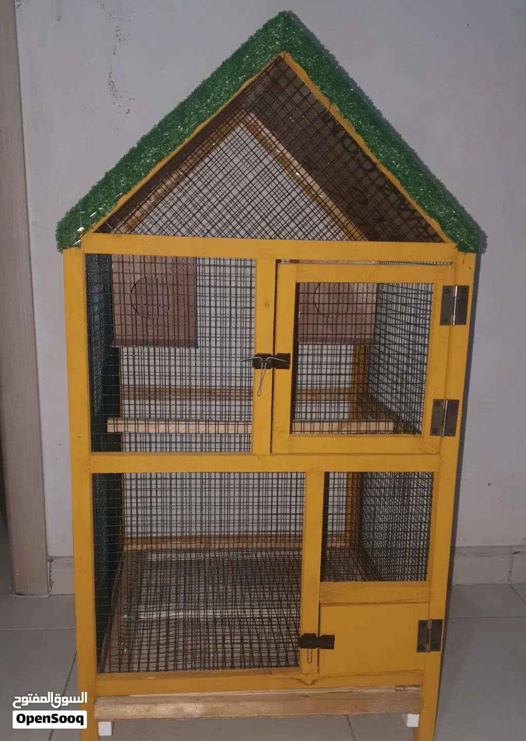 بيت عصافير غير مستخدم. Unused birdhouse