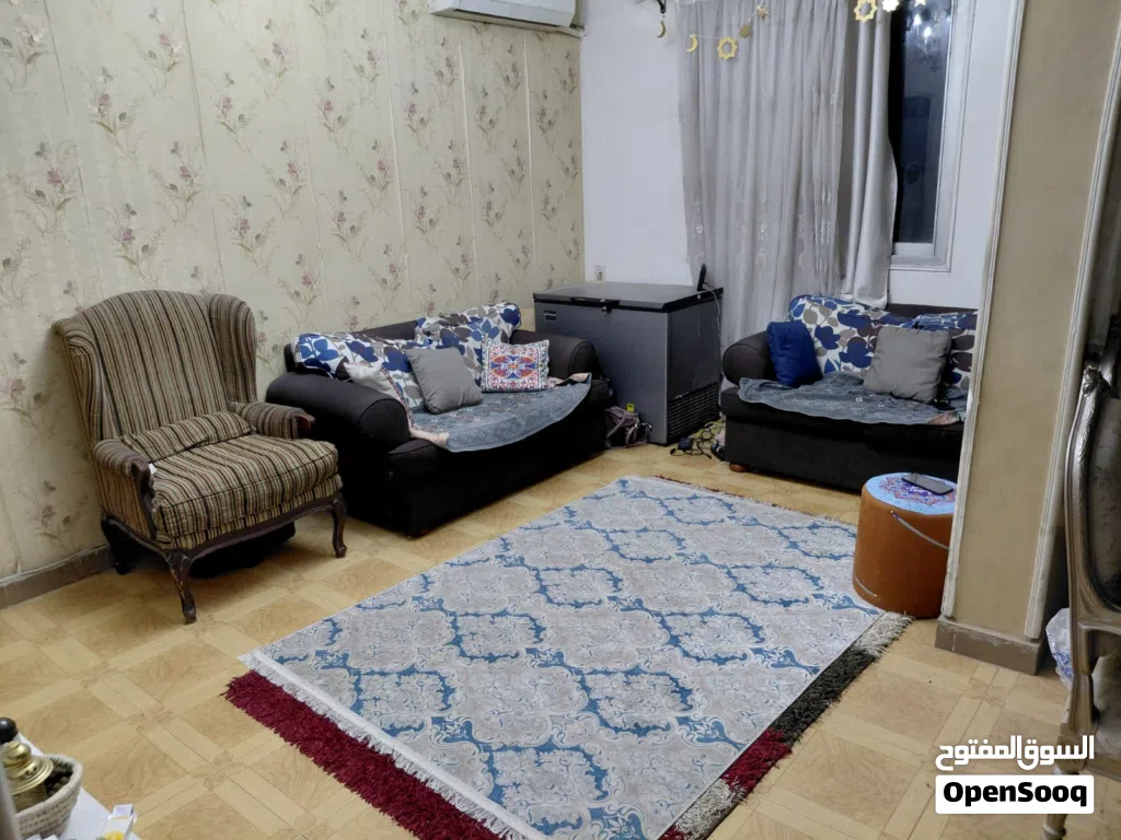 فرصه شقه للبيع بموقع مميز بالمنطقه السادسه شارع معز الدوله
