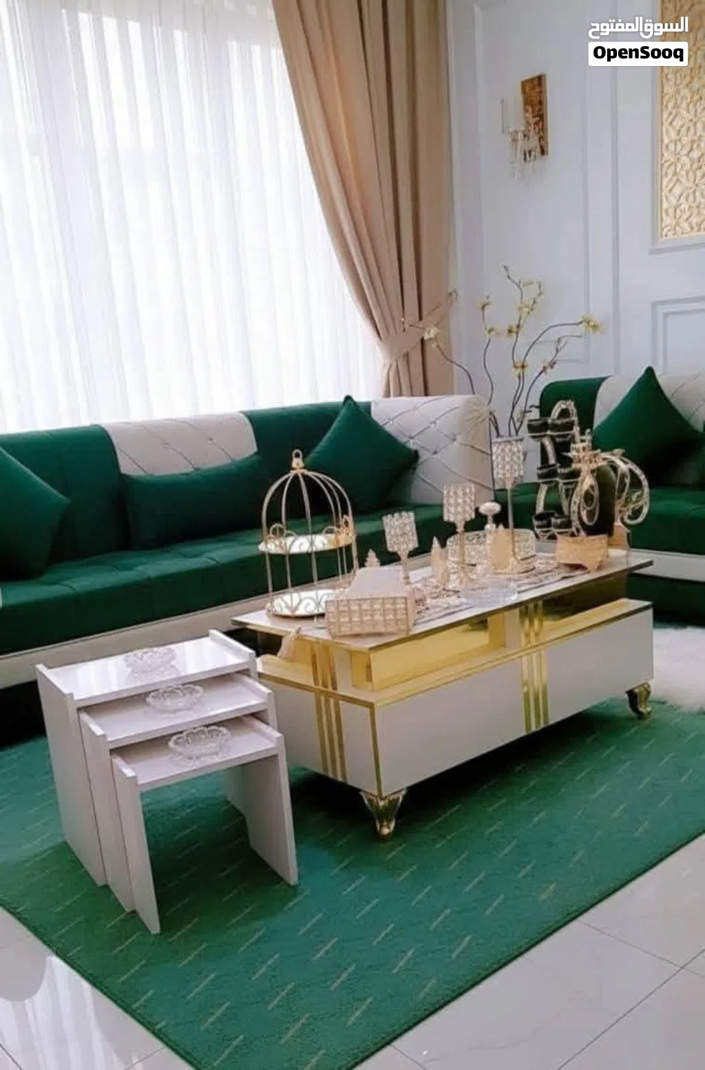 طاولة كبيرة + 3 سيرفيس