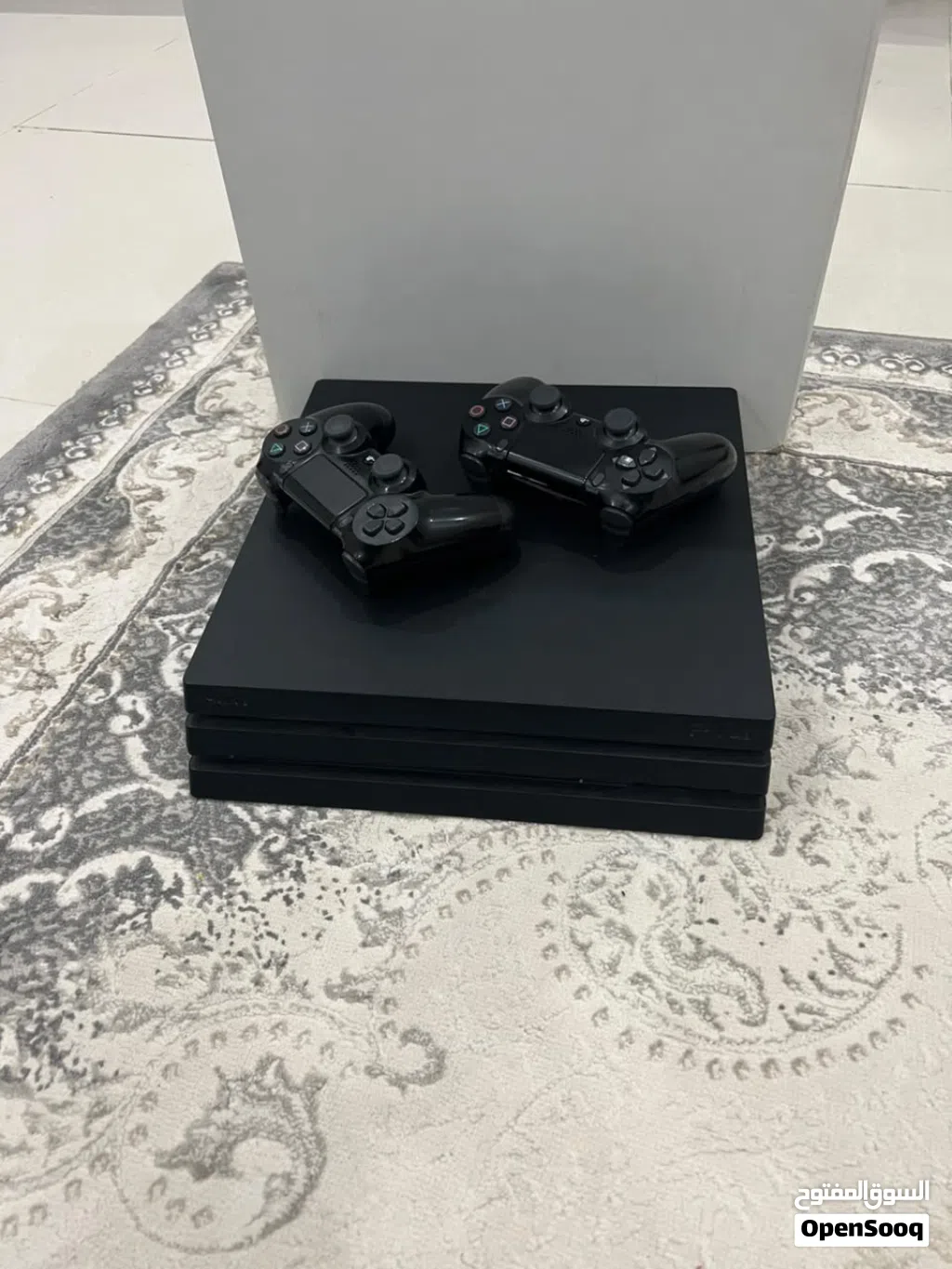 PS4 Pro نظيف جدًا للبيع