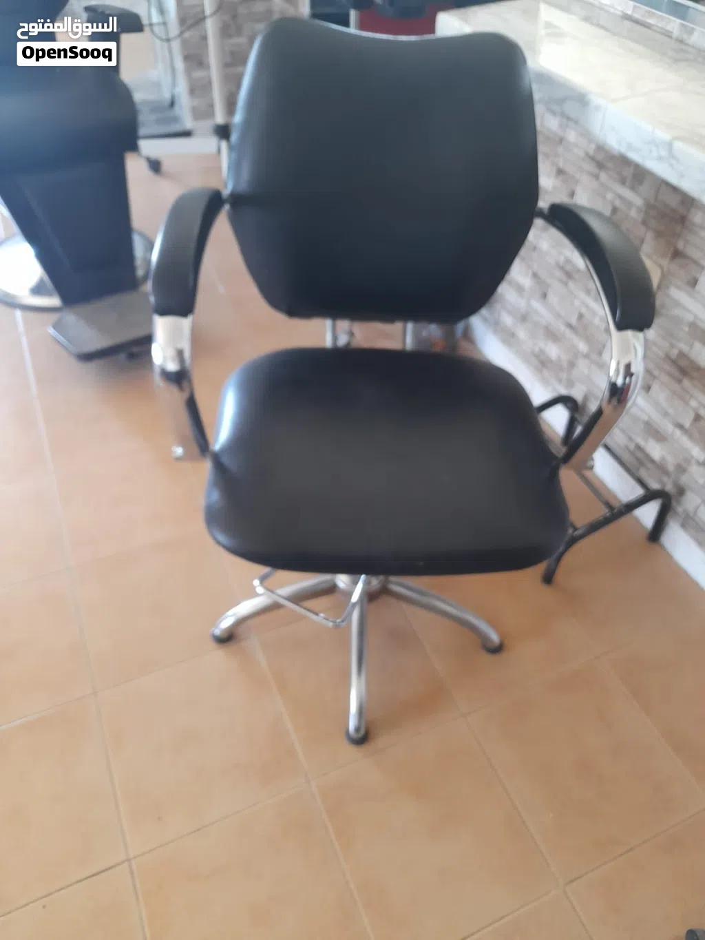 معدات مستلزمات العناية بالشعر