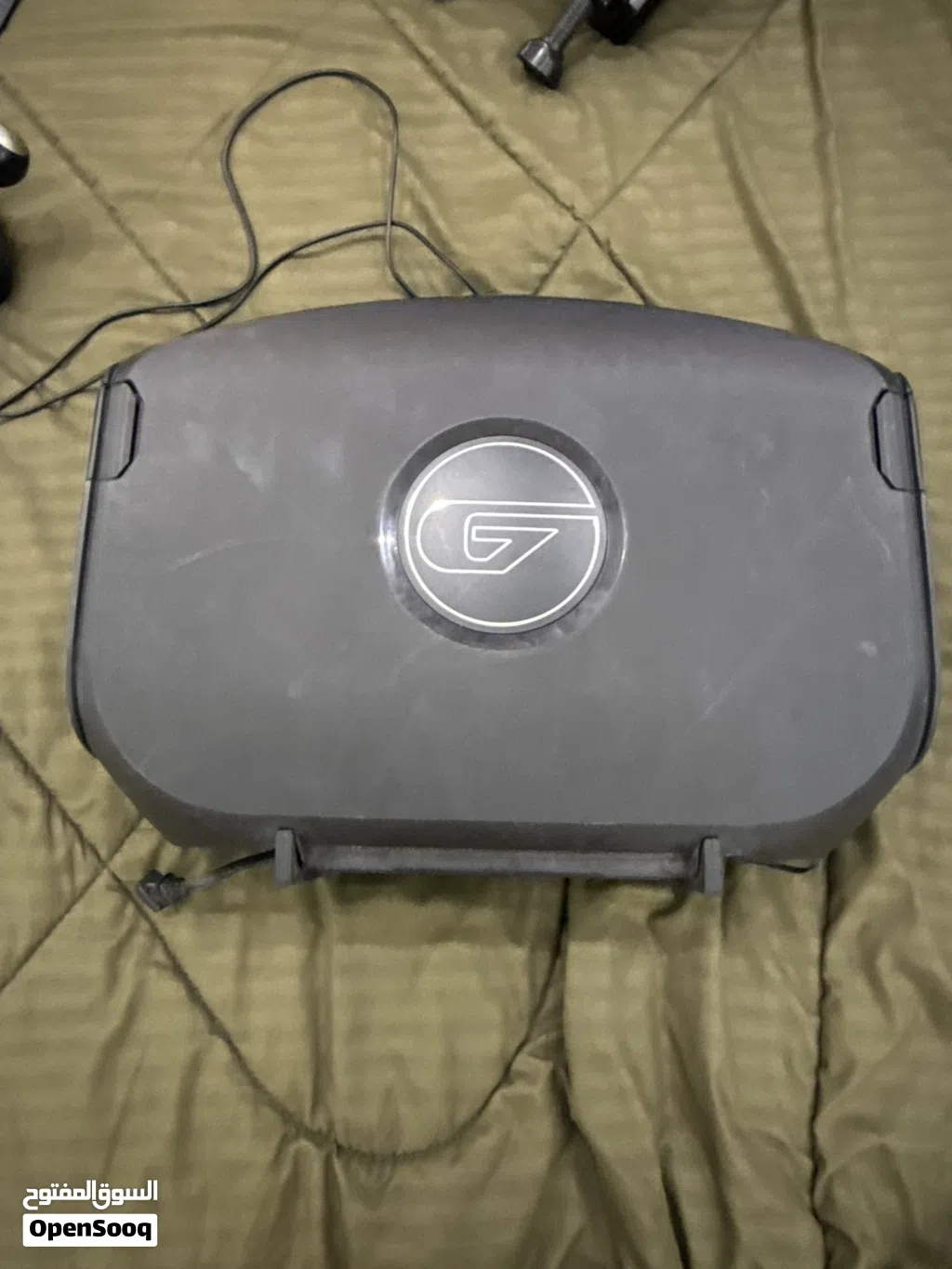 شاشة سوني محمولة من شركة gaems و لا يكلمني إلا الجاد