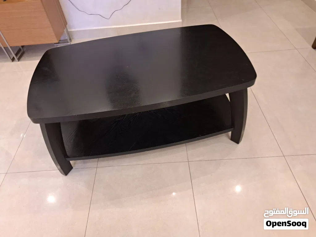 للبيع طولة اللون اسود