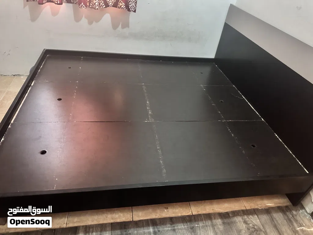 Bedroom king size cot