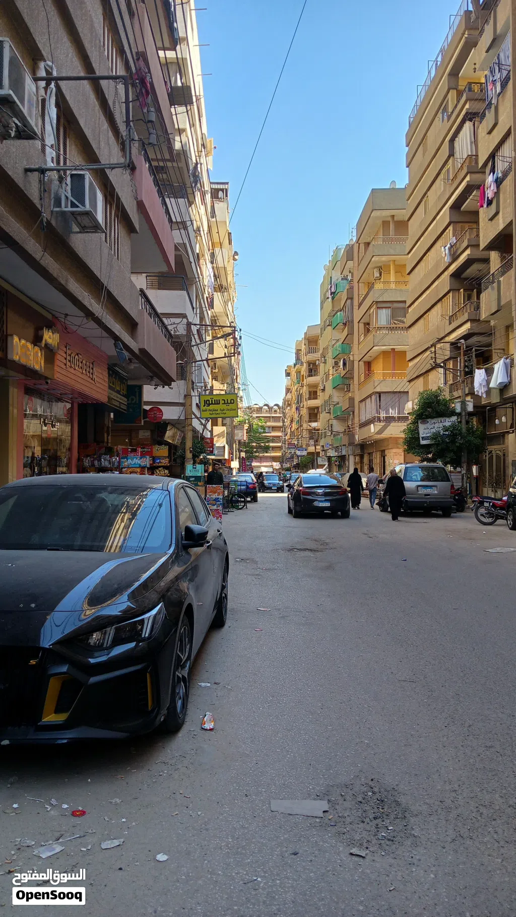مبني تجاري بالكامل