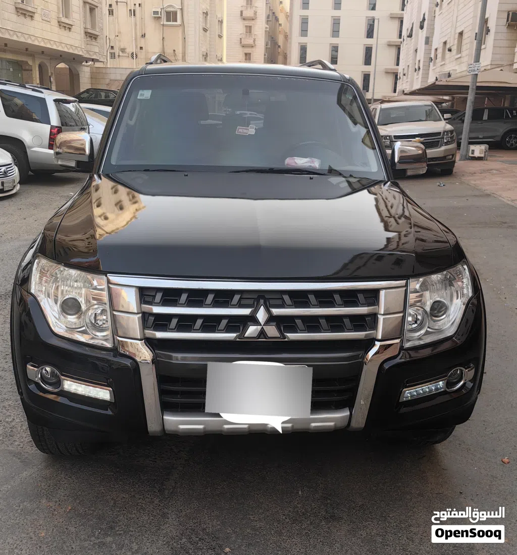 ميتسوبيشي باجيرو GLS MID