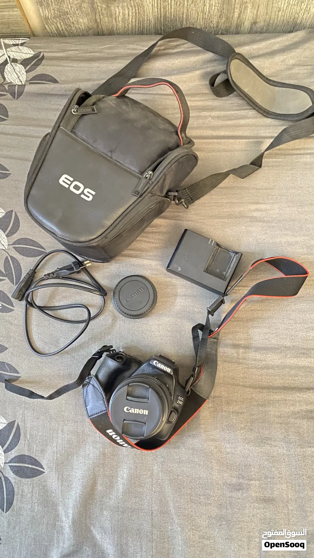 كاميرا كانون eos 250d