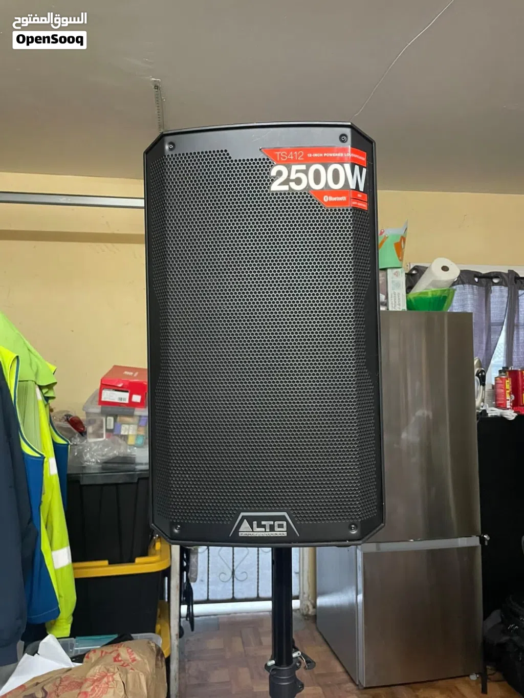 ALTO powered 2500w each speaker pair