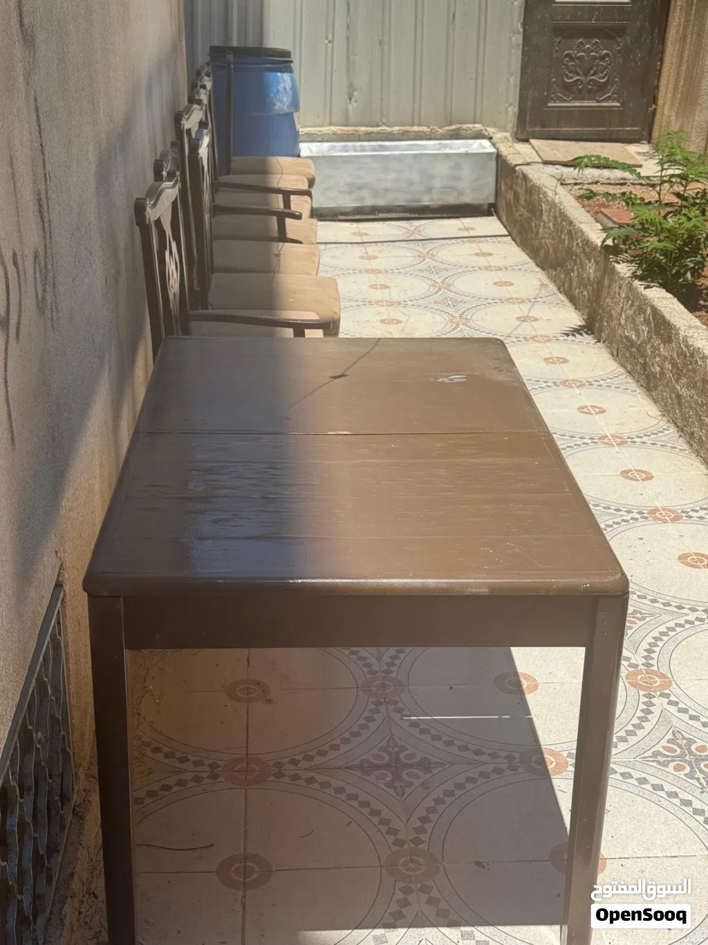 طاولة سفرة مع 8 كراسي للبيع – عمان